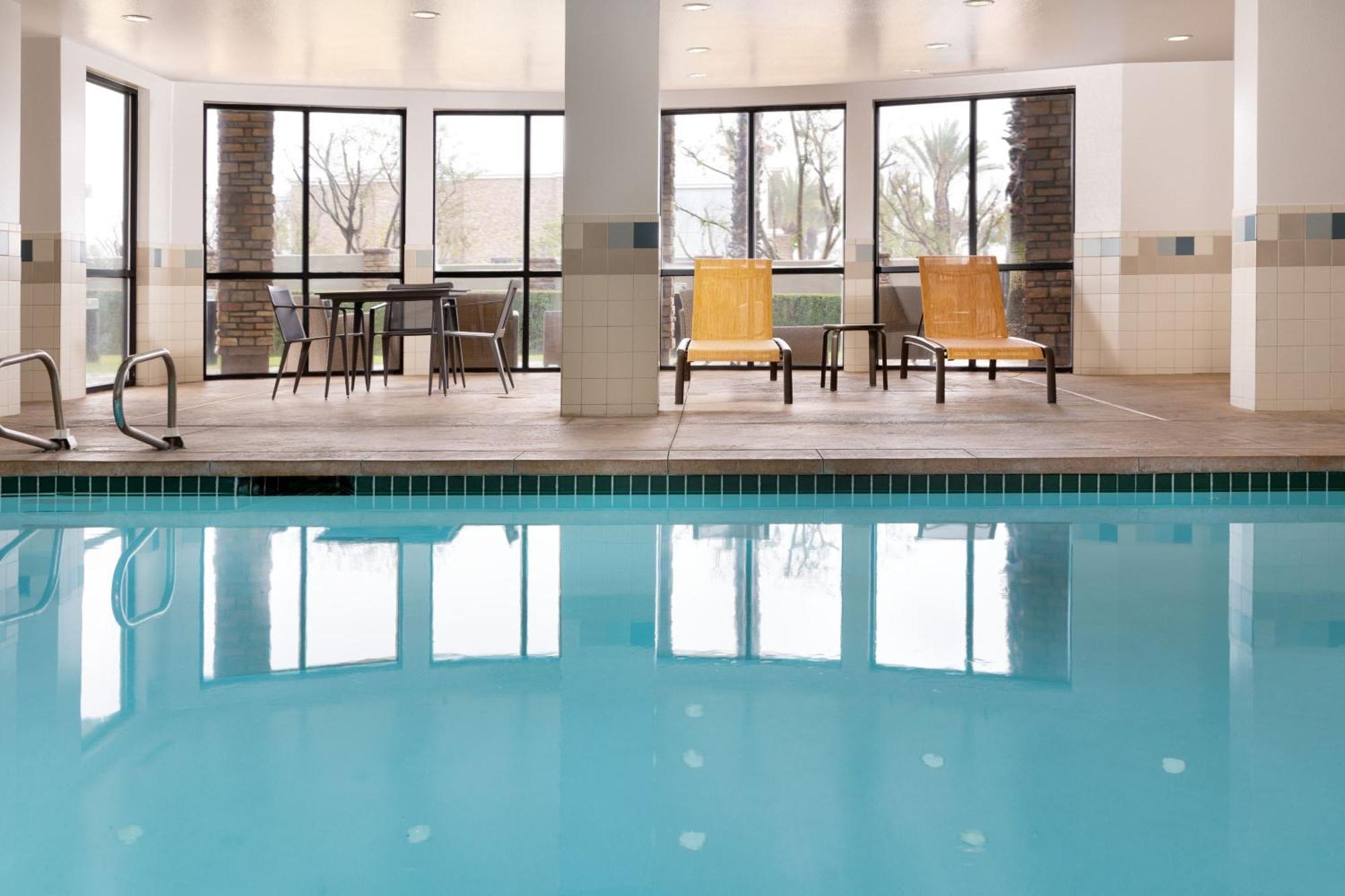 Hotel Courtyard By Marriott Ontario Rancho Cucamonga Esterno foto
