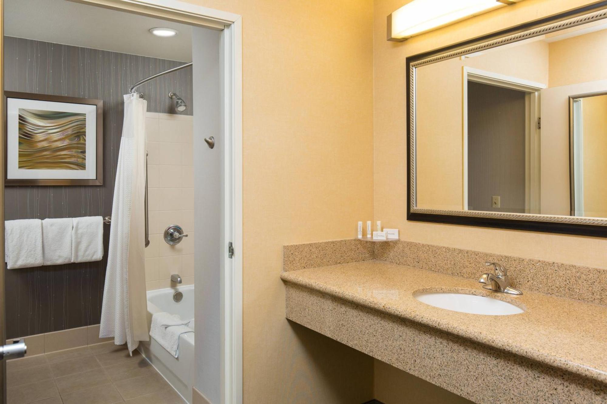 Hotel Courtyard By Marriott Ontario Rancho Cucamonga Esterno foto
